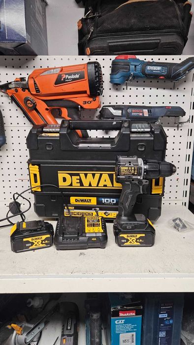 Wkrętarka udarowa DeWalt DCD100 18V BL XR 68Nm + 2x4ah