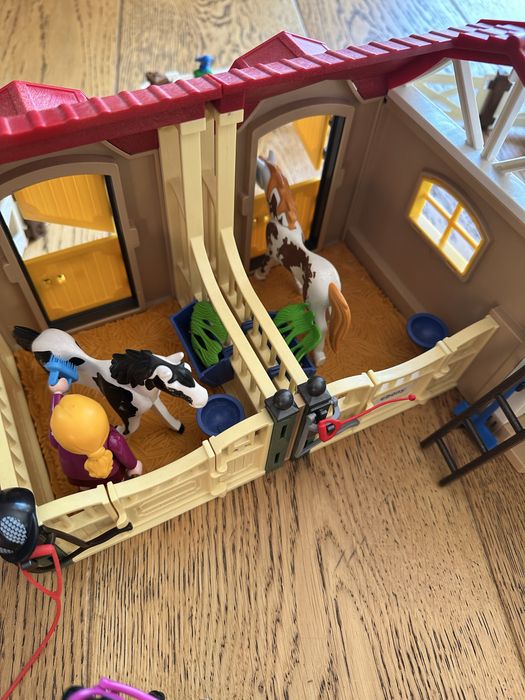 Playmobil Country 6926 Duża Stadnina Koni
