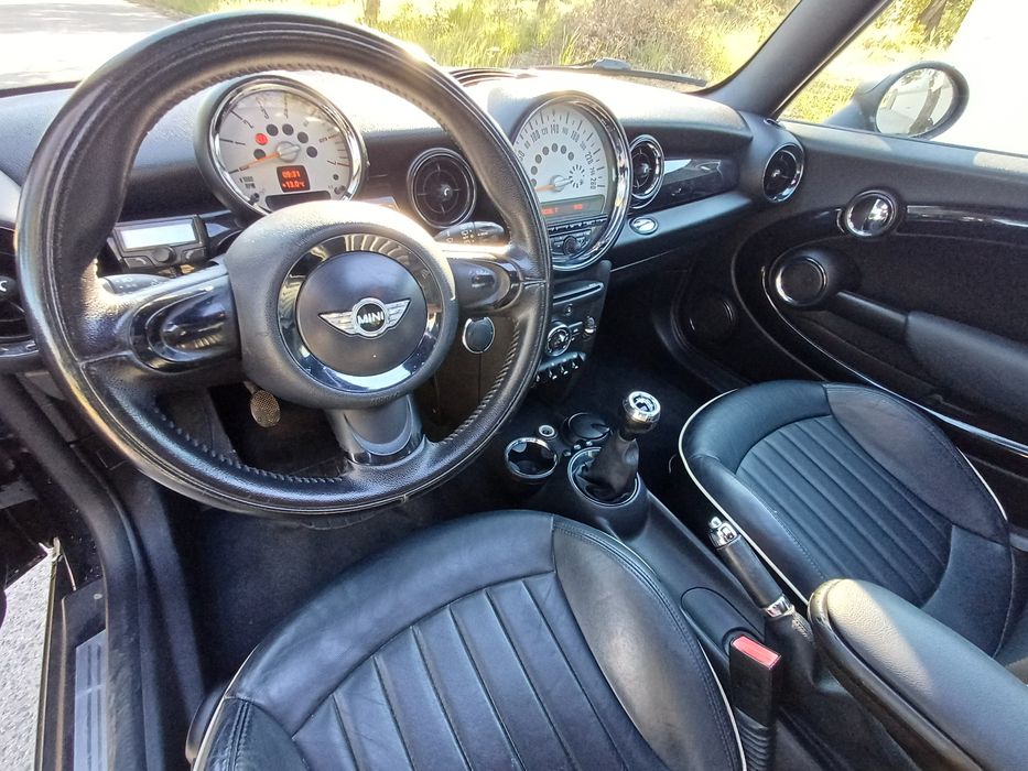 Mini diesel com teto panorâmico