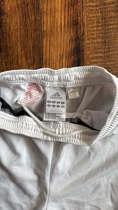 Шорти від Adidas