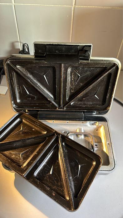 tostadeira/ sanduicheira