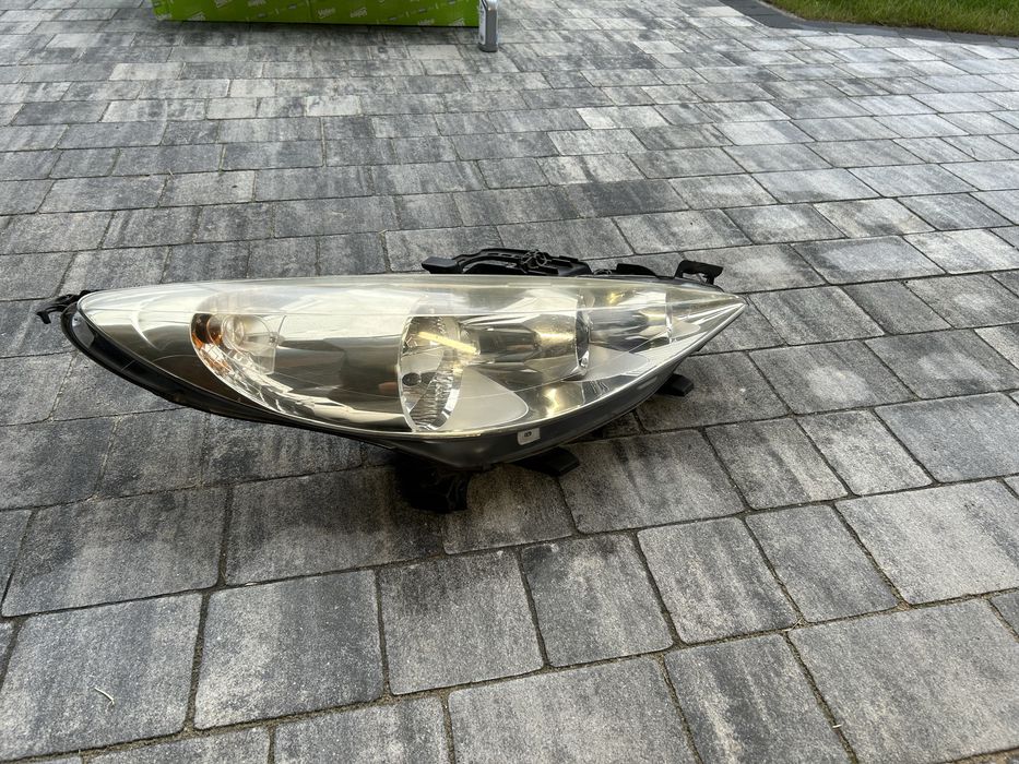 Reflektor lampa peugeot 207