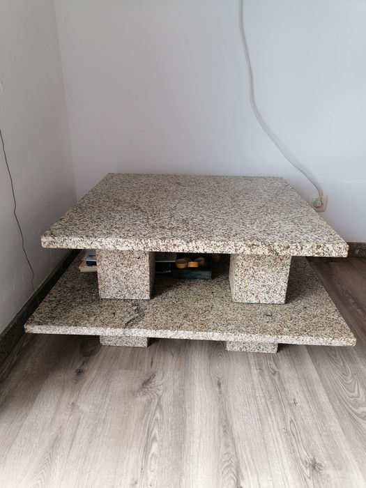 Mesa de centro de pedra