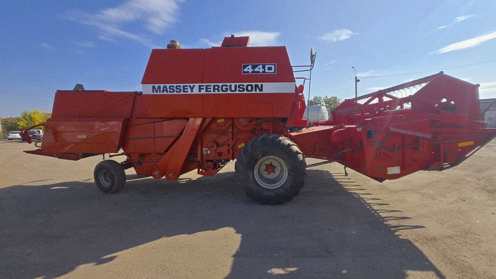Комбайн massey Ferguson 440