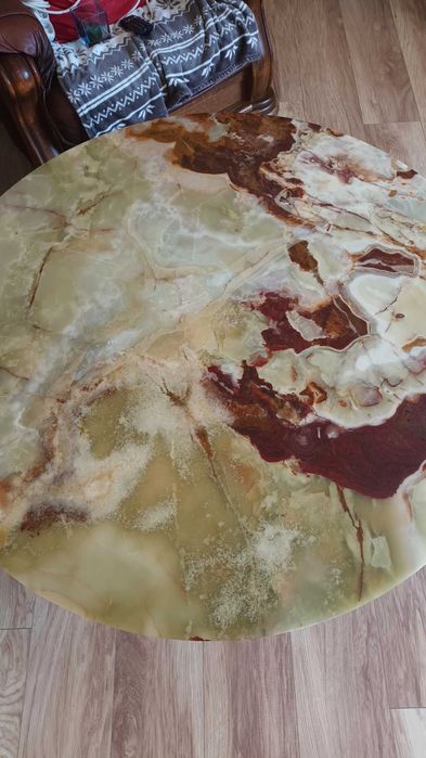 Stół z blatem kamiennym do renowacji