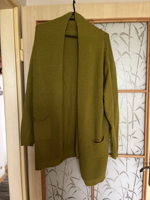 Sweter długi oliwkowy