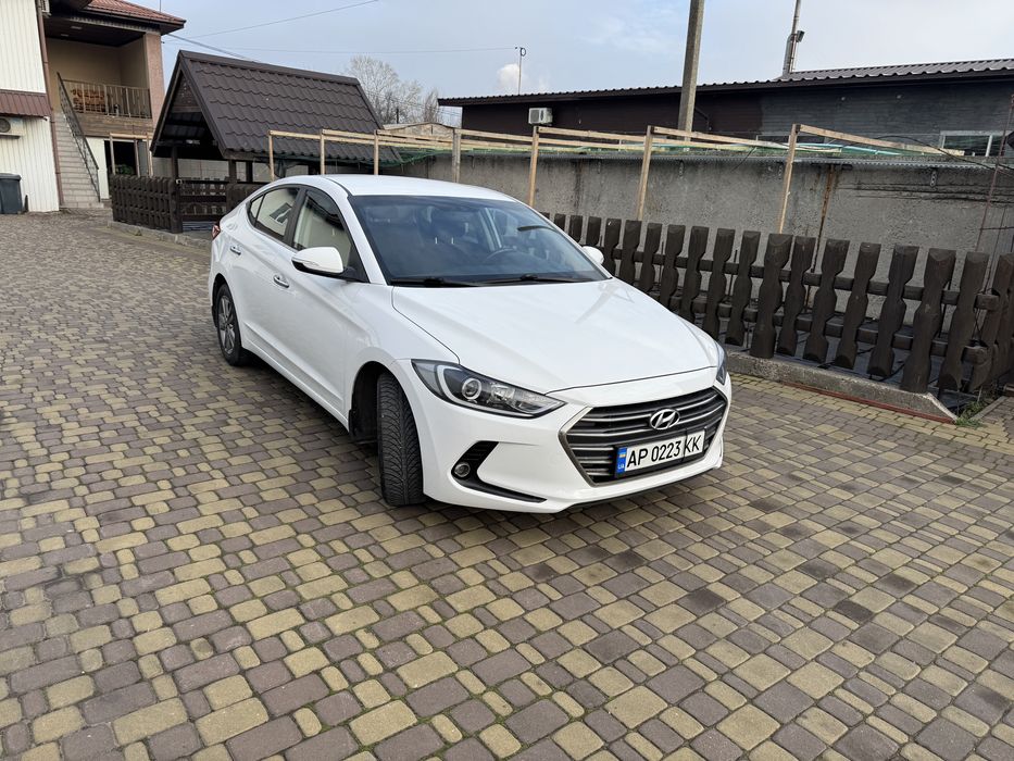 Hyundai Elantra 2018р Офіційна