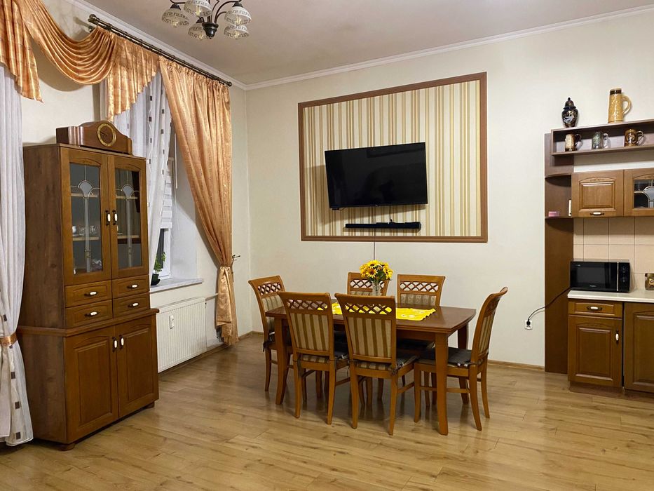 3-pok. apartament (do 7 osób), mieszkanie, noclegi, centrum.