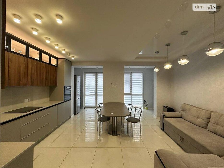 Продаж кутового таунхауса 95 м² з власною ділянкою