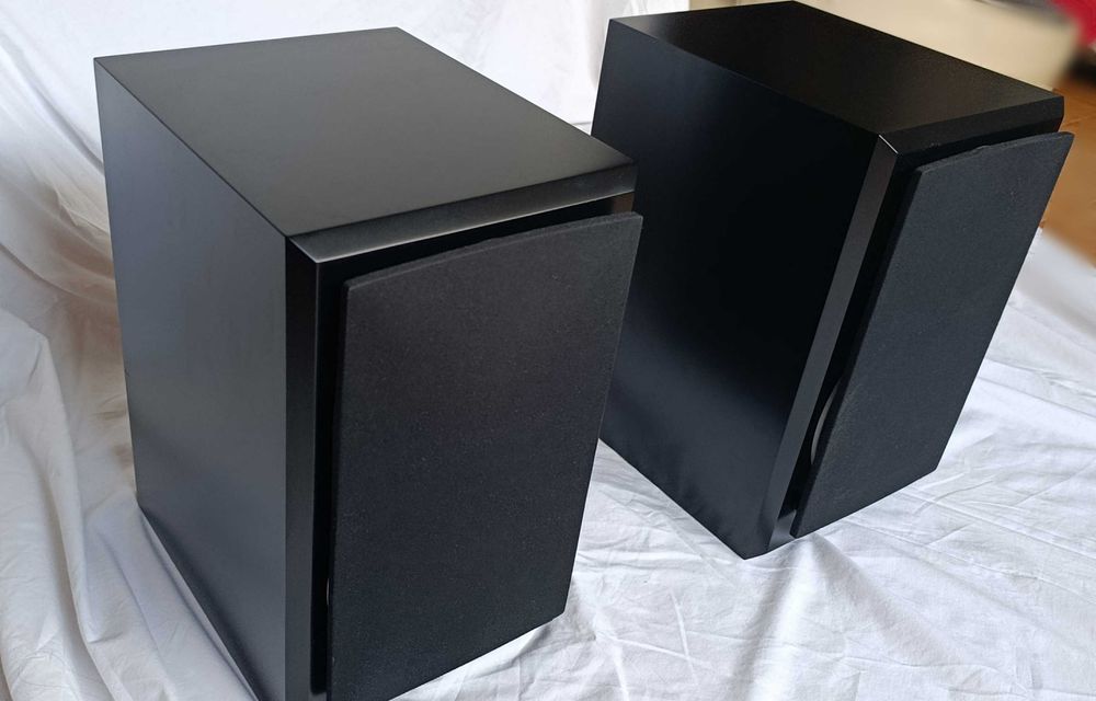 Dynaudio Emit M20 Satin Black - Par de colunas Hi-Fi, em excelente estado de conservação