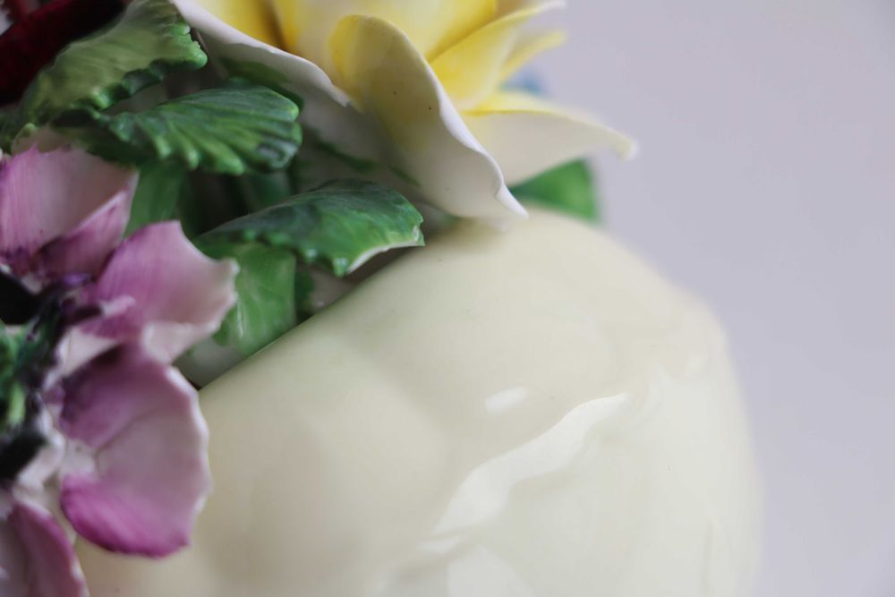 Винтажная фарфоровая композиция цветы в вазе kew royal англия, 1970-е