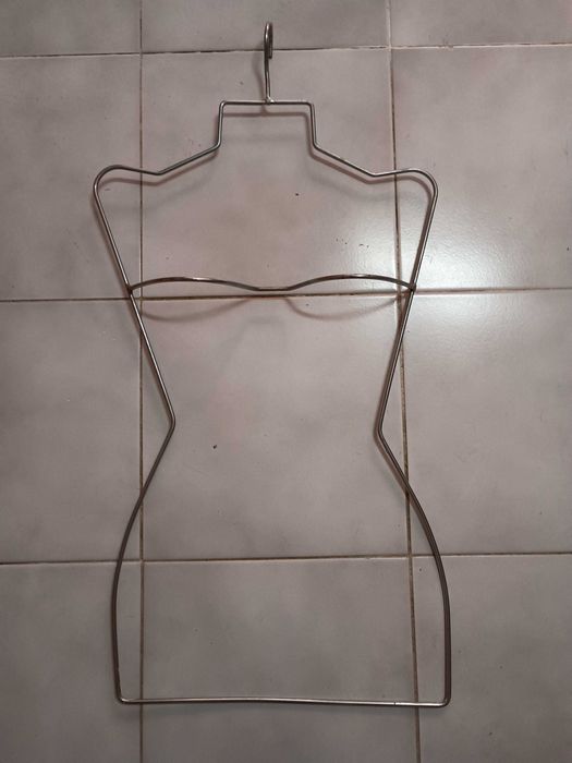 Expositor em inox estilo manequim