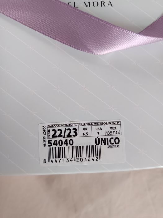 Pantufas bebê novas