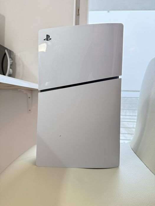 Playstation 5 Slim z napędem