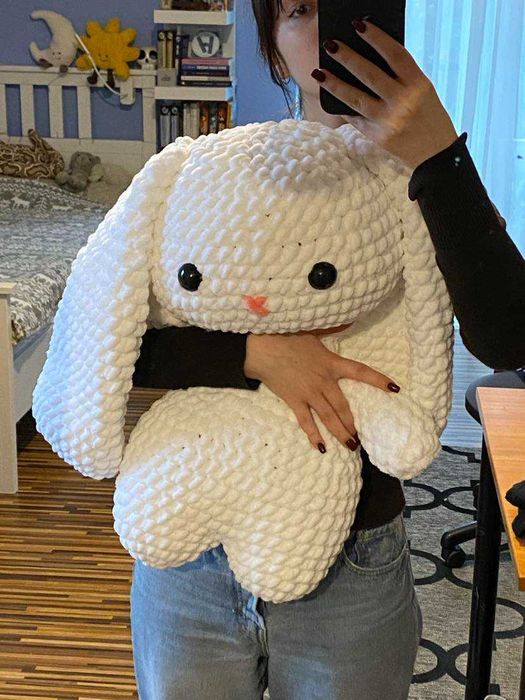 Pluszak z włóczki Króliczek