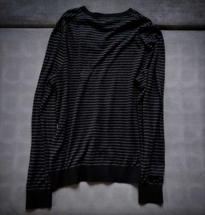 archive dark striped V-neck longsleeve