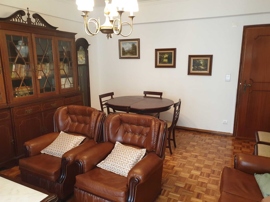 Quarto para arrendamento mobilado com despesas incluídas