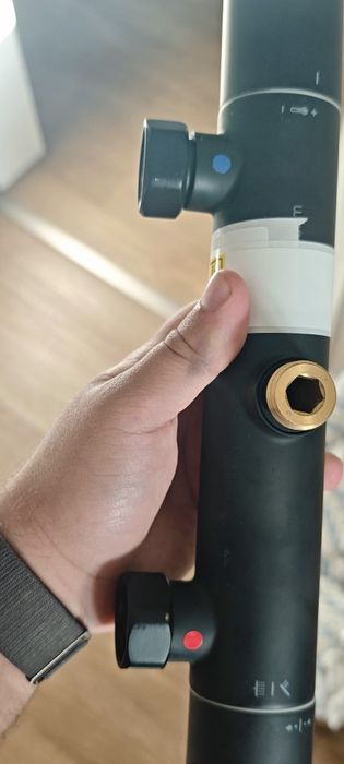 Coluna de Duche Monocomando Preta Ethika – Strohm