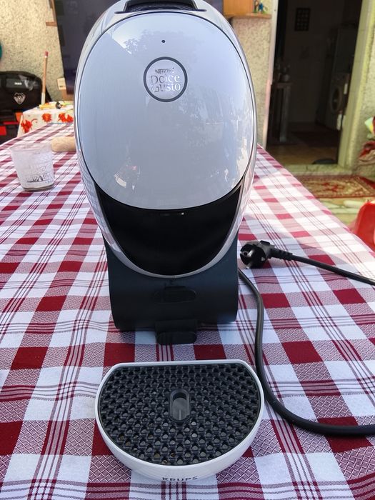 à venda: máquina de café branca completamente nova Dolce Gusto Krups.