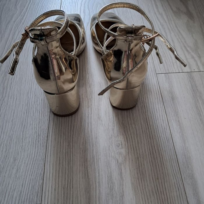 Eleganckie buty na obcasie