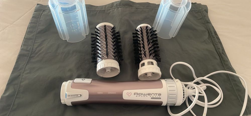 Escova modeladora e alisadora Rowenta brush active