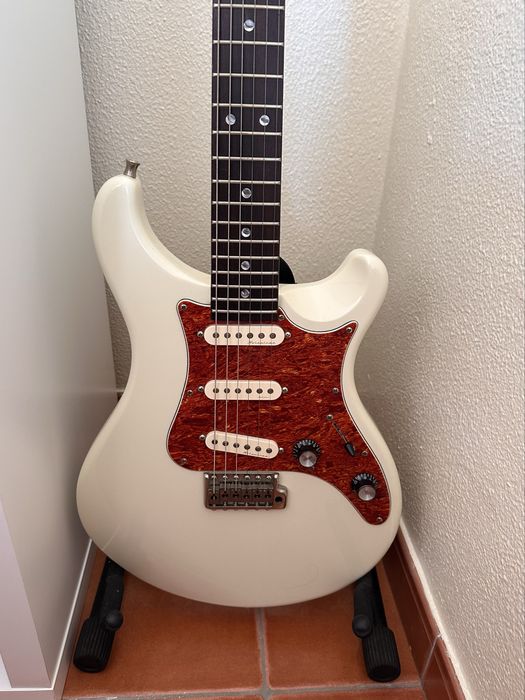 Guitarra PRS SE Eg