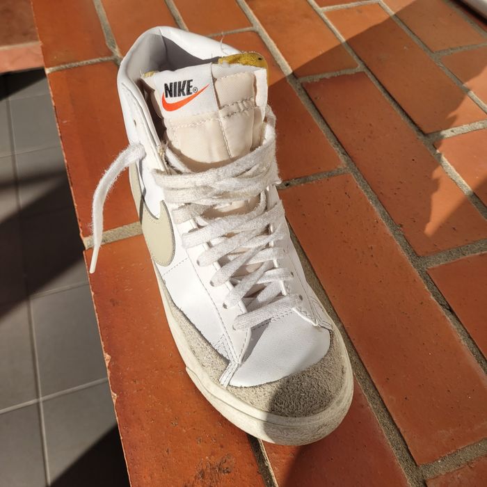 Sapatilhas de senhora marca Nike Blazer Mid 77, número 37,5