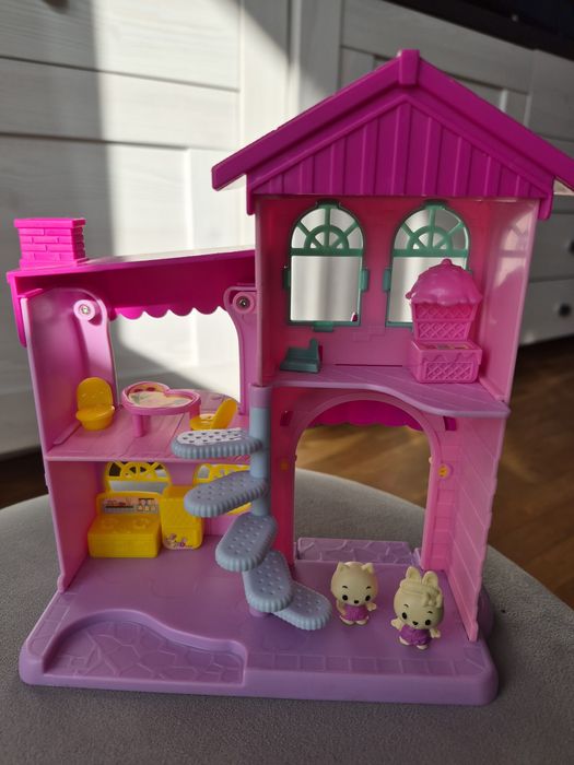 Malutki piętrowy domek