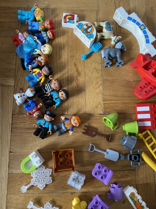 Duplo, ponad 260 klockow, zwierzęta, koparka, samolot, policja, elza