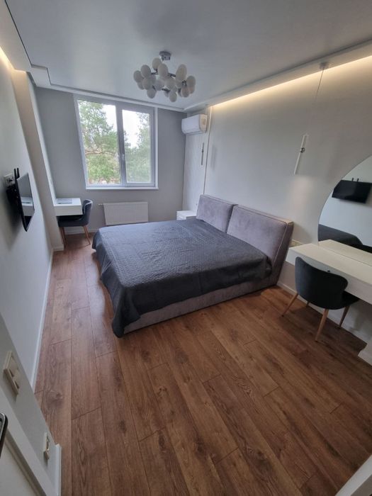 Двохкімнатна квартира з дизайнерським ремонтом