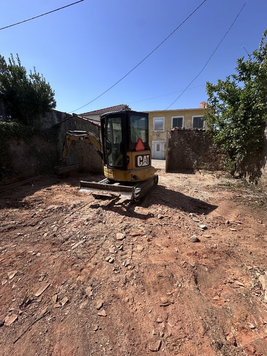 Servicos de giratoria e entulhos