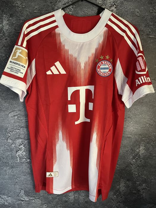 Комплект форми Баварія Мусіала сезон 25/26 Bayern Musiala 10