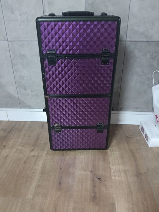 Mala maquiagem /manicure