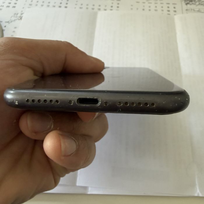 Iphone 11 128gb preto + capa quadlock