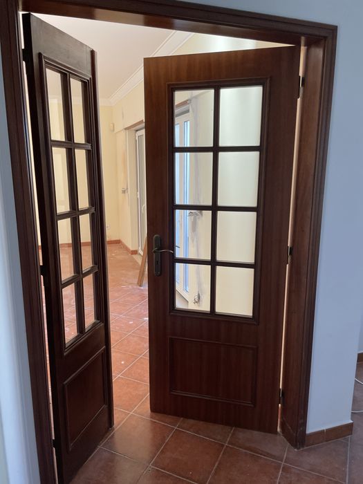Duas Portas de Madeira