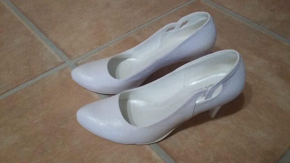 Buty Białe Czółenka Ślubne ze skòry r. 40