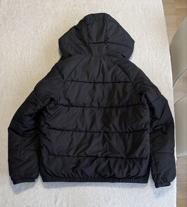 Czarna krótka puchowa kurtka zimowa Mckenzie