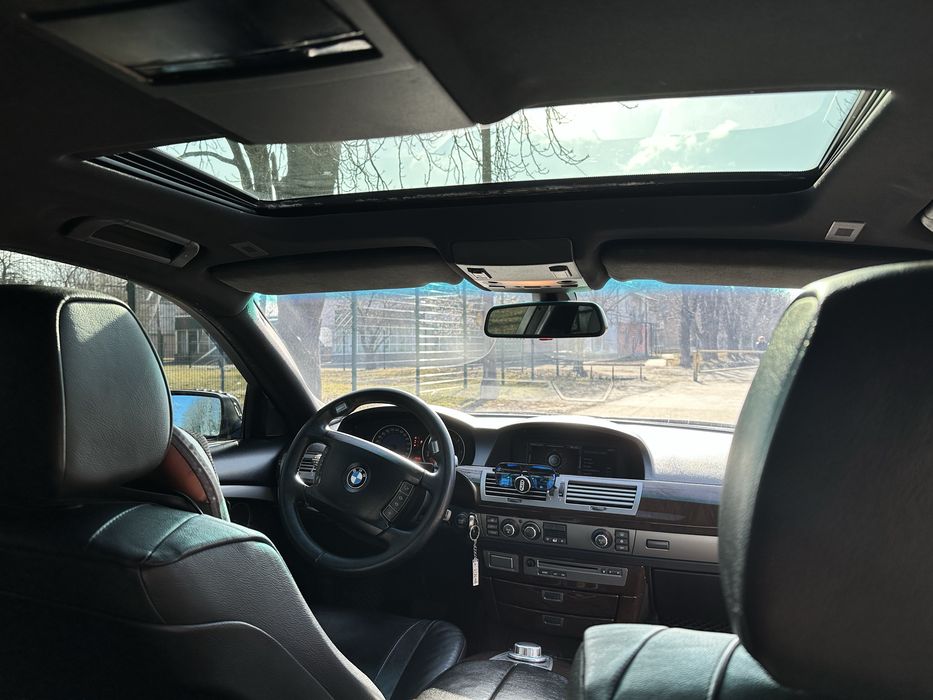 BMW 7 Series (E65)