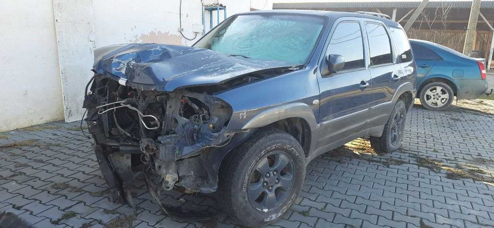 Авто Мазда Трібут