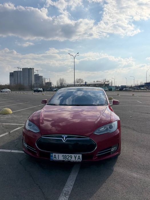 Tesla model S 85P