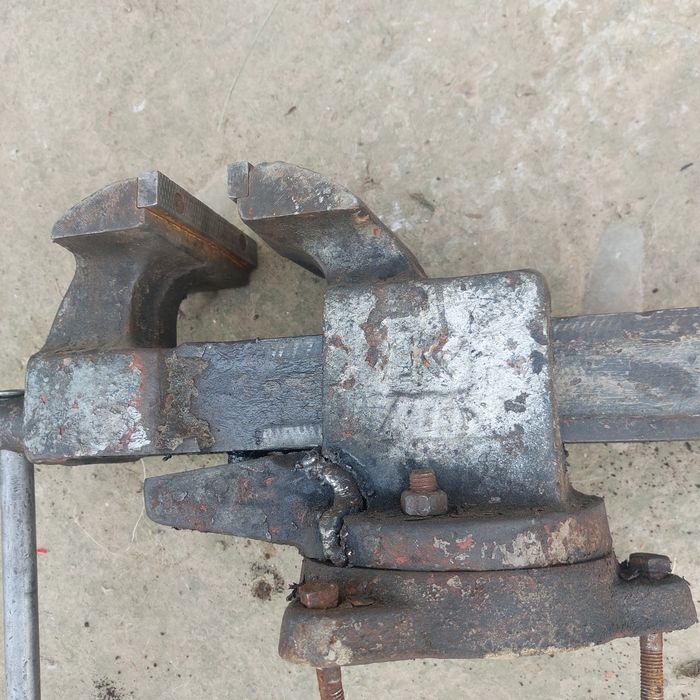 Продам великі лещата