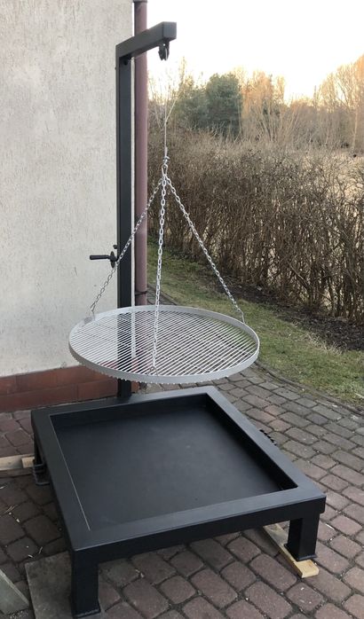 Gril ogrodowy żuraw