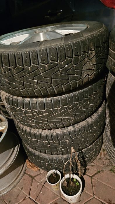 Зимова гума шини пірелі 215 60 17 18рік