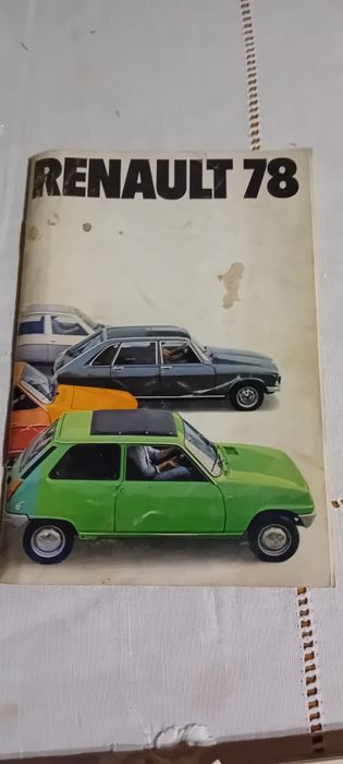 Zestaw książek wielu aut zagranicznych , prospektów, karty gwarancyjn