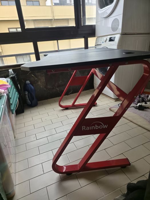 Mesa de escritório + cadeira girtória