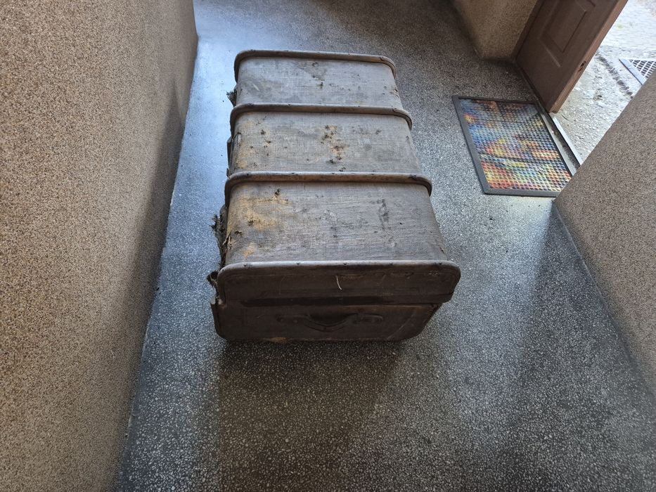 Duża walizka kufer antyk