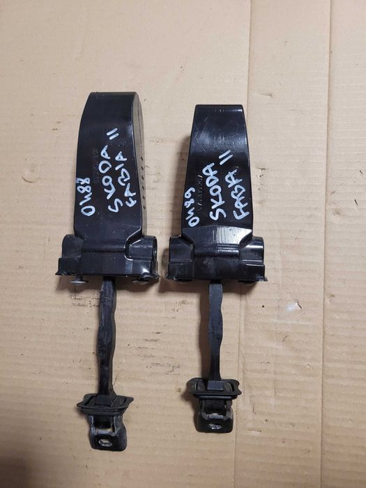 Ogranicznik drzwi prawy/lewy przód Skoda Fabia III 6V08.37267