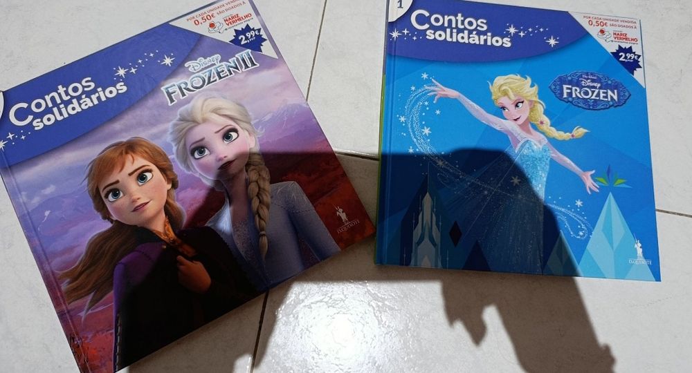 2 Bonecas elsa e ana e livros
