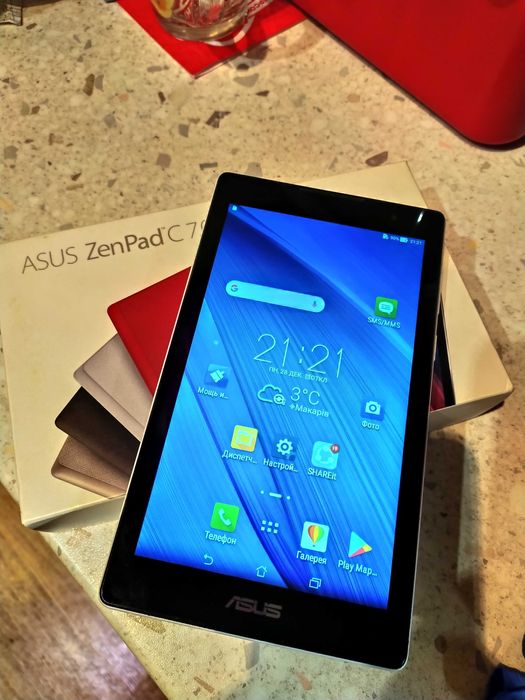 Asus планшет Zen Pad c 7.0 d в отличном состоянии почти не пользовали