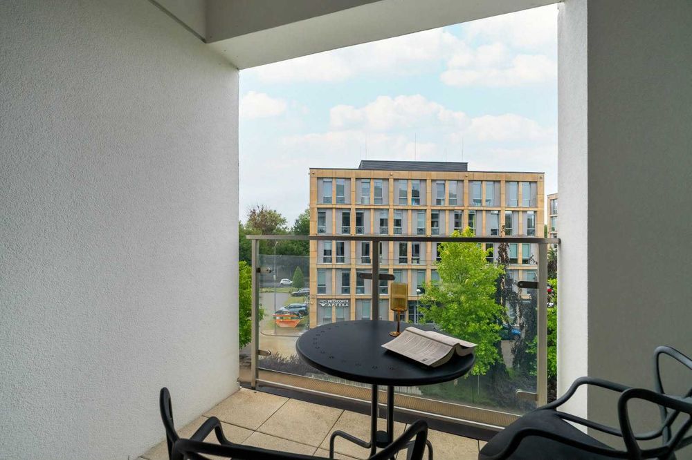 Katowicka/Lwowska - kawalerka z balkonem i częścią sypialnianą